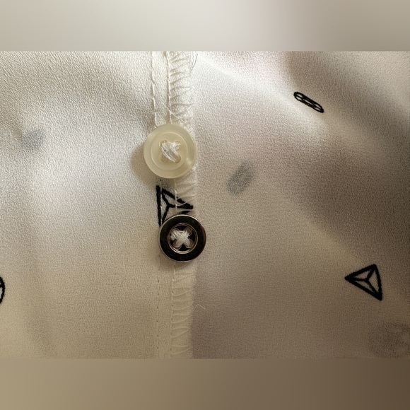 Metaphor Cream and Black Polyester Shear Blouse Size XS Geometric Patterns‎ - Picture 9 of 12